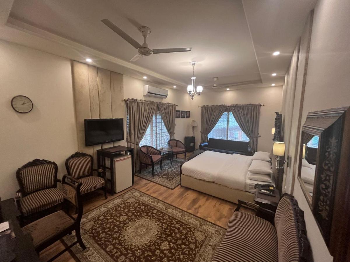 Shelton Hotel Rawalpindi Exteriör bild